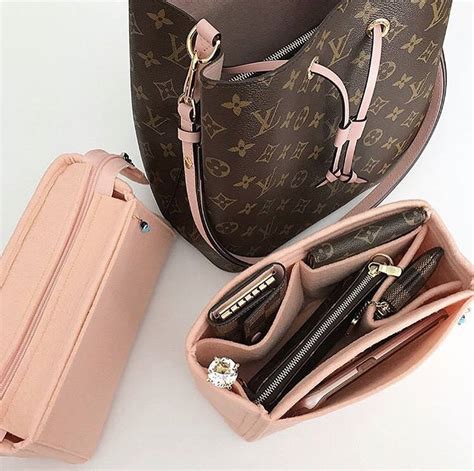 lv neonoe bag organizer.